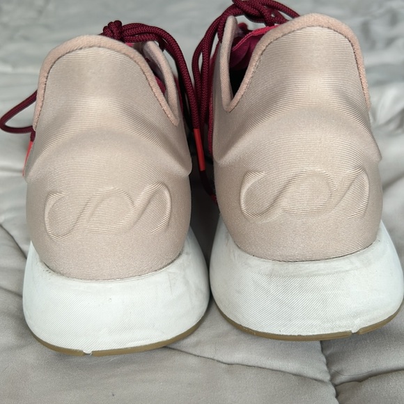 Saysh sneakers in fantastic condition. - Picture 4 of 9